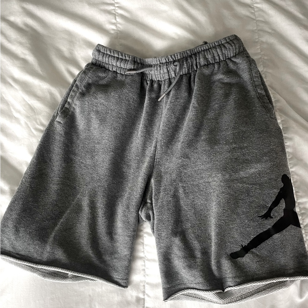 GUC Kid’s Nike Jordan Drawstring Gray Shorts with Jordan Emblem size LG 12-13yrs